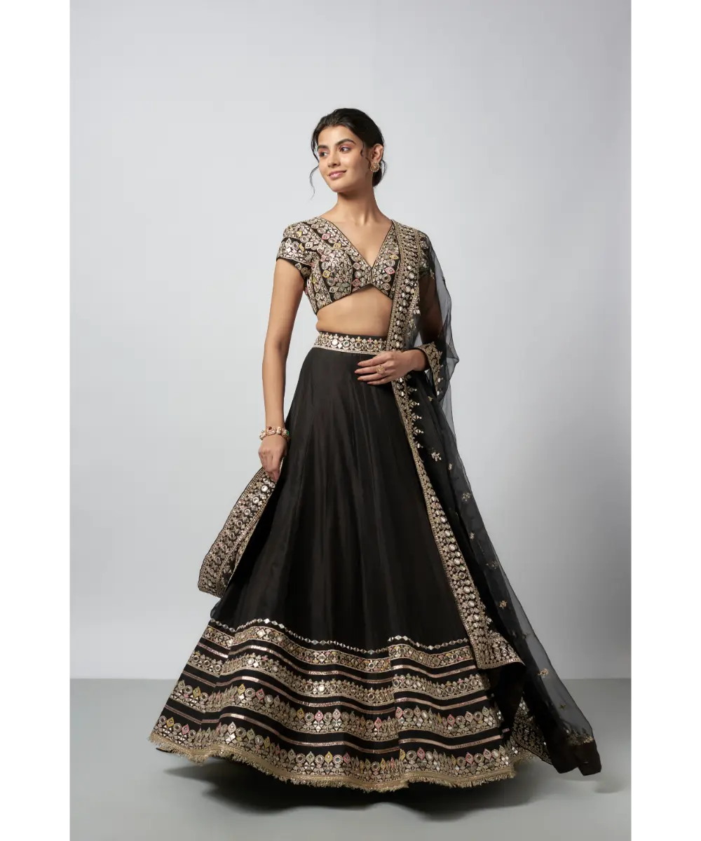 GOPI VAID- Maanyata Lehenga Set